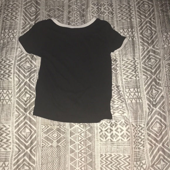 divided basic t-shirt - Picture 2 of 3